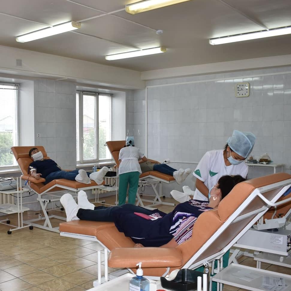 Станция переливания крови выдала более 500 доз антиковидной плазмы в стационары